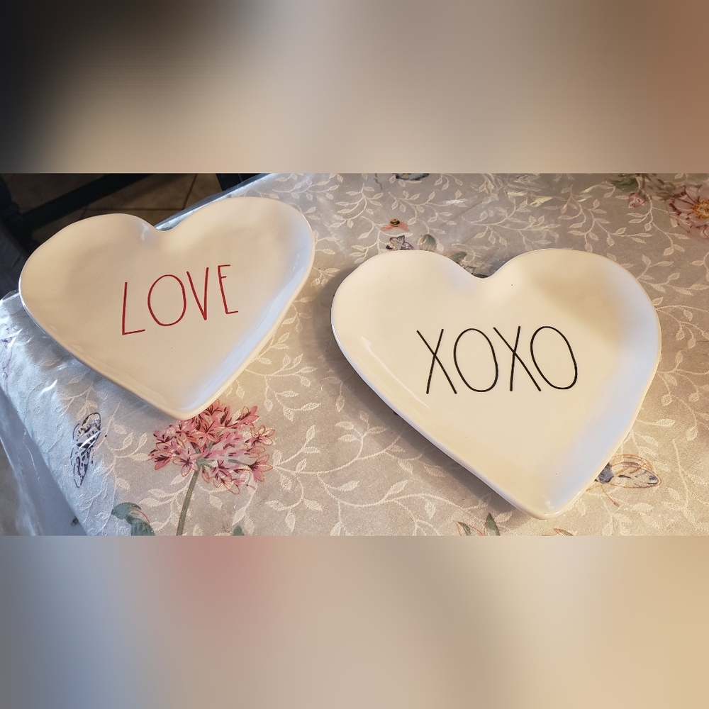 RAE DUNN set of 2 NEW heart plates...